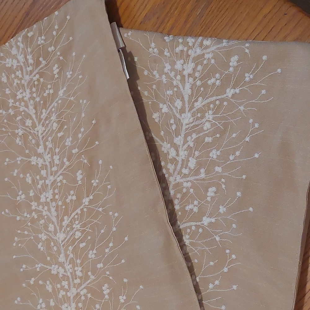 Laura Ashley Table runner